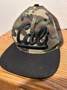 Camo 'Cali' Embroidered Snapback Hat - Black Brim